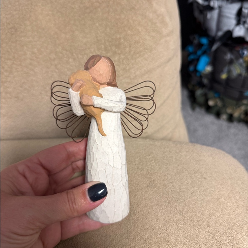 Willow Tree Angel with Dog - Cream and Brown - Picture 3 of 5